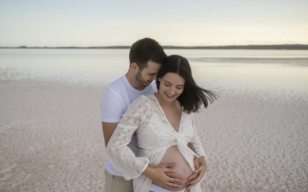 Sesión de Premama en la Laguna Rosa de Torrevieja